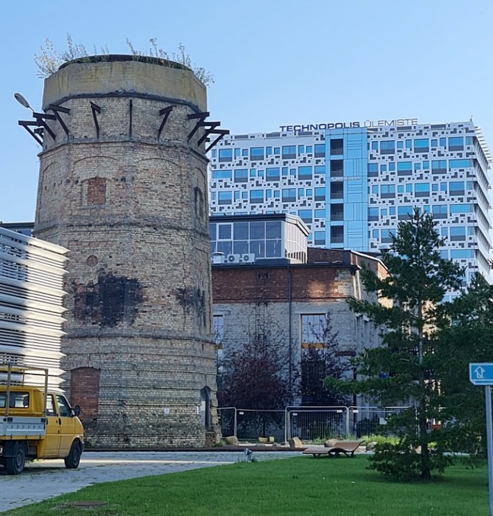 Travelnews.lv no Tallinas lidostas (20-25 min) kājām dodas uz Tallinas autoostu, lai ceļotu uz Sāremā Travelnews.lv no Tallinas lidostas (20-25 min) kājām dodas uz Tallinas autoostu, lai ceļotu uz Sāremā 306928