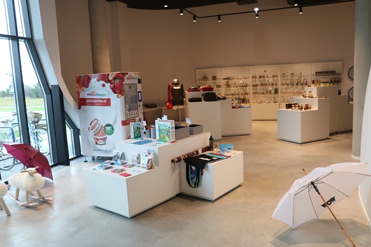 Travelnews.lv apmeklē Sāmsalas izklaides centru «WOW» un vietējās produkcijas veikalu 307174