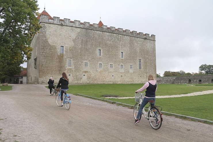Travelnews.lv ar velosipēdu apceļo Kuresāri Sāmsalā un apciemo tūrisma informācijas centru 307618