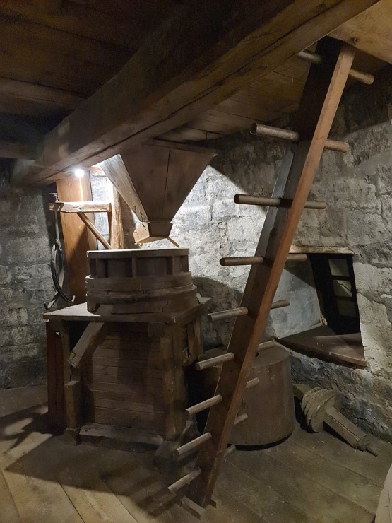 Travelnews.lv izbauda Kuresāres slavenā dzirnavu restorāna «Saaremaa Veski» ēdienkarti 307700