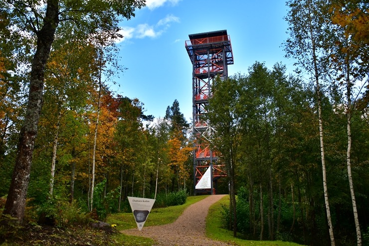 Skatu torņu apceļotājiem jauns tūrisma objekts - Taborkalna skatu torņis Jēkabpils novadā. Foto: Jekabpils.lv Skatu torņu apceļotājiem jauns tūrisma objekts - Taborkalna skatu torņis Jēkabpils novadā. Foto: Jekabpils.lv 307878
