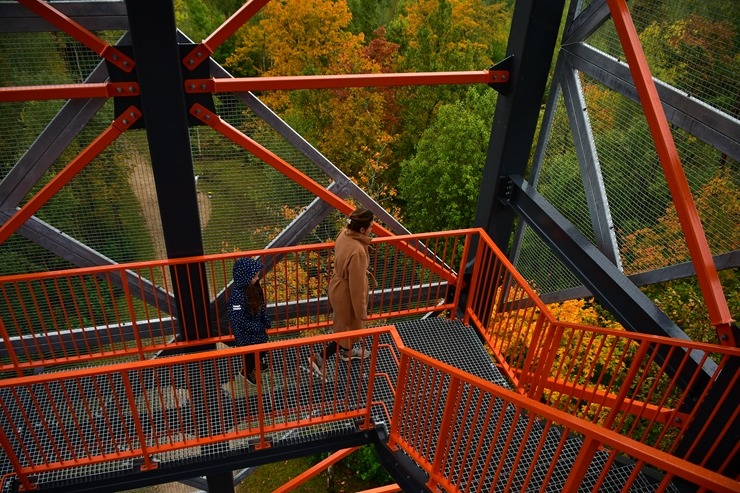 Skatu torņu apceļotājiem jauns tūrisma objekts - Taborkalna skatu torņis Jēkabpils novadā. Foto: Jekabpils.lv Skatu torņu apceļotājiem jauns tūrisma objekts - Taborkalna skatu torņis Jēkabpils novadā. Foto: Jekabpils.lv 307883