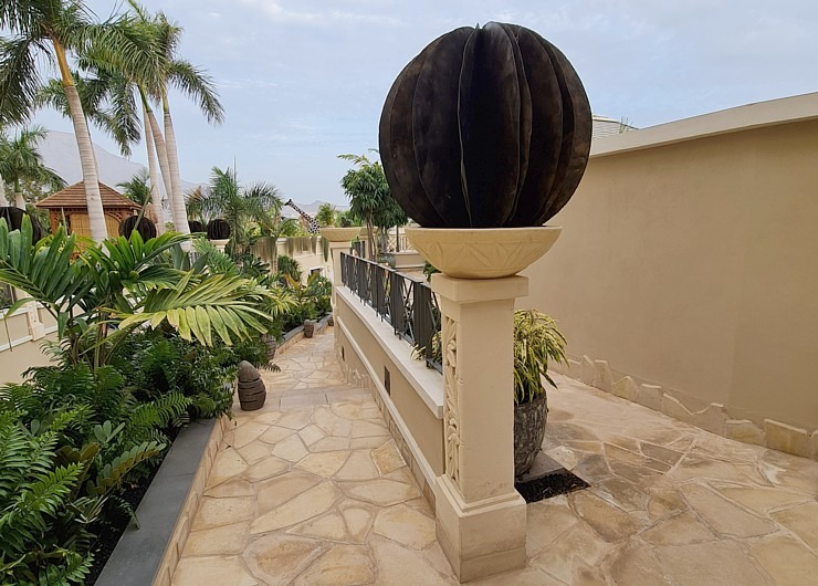 Travelnews.lv iepazīst vienu no skaistākajām dizaina viesnīcām Tenerifē - «Royal River Luxury Hotel» Travelnews.lv iepazīst vienu no skaistākajām dizaina viesnīcām Tenerifē - «Royal River Luxury Hotel» 309099