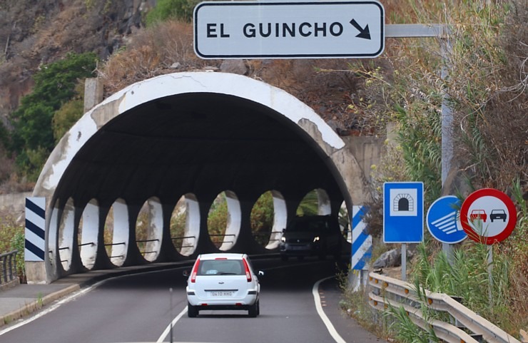 Travelnews.lv ar ekskursiju autobusu apbrauc apkārt Tenerifes salai un izbauda ceļu infrastruktūru Travelnews.lv ar ekskursiju autobusu apbrauc apkārt Tenerifes salai un izbauda ceļu infrastruktūru 309615