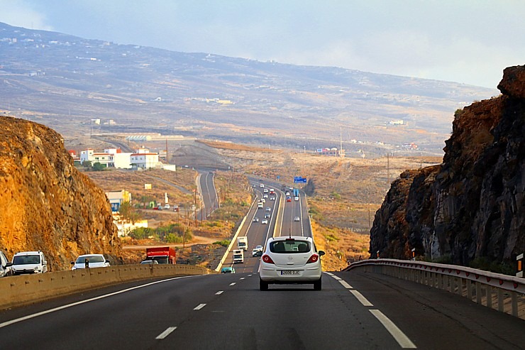 Travelnews.lv ar ekskursiju autobusu apbrauc apkārt Tenerifes salai un izbauda ceļu infrastruktūru Travelnews.lv ar ekskursiju autobusu apbrauc apkārt Tenerifes salai un izbauda ceļu infrastruktūru 309621