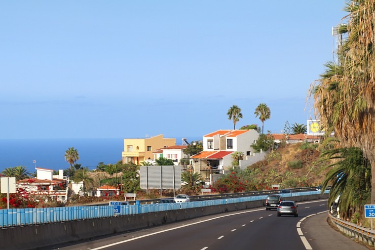 Travelnews.lv ar ekskursiju autobusu apbrauc apkārt Tenerifes salai un izbauda ceļu infrastruktūru Travelnews.lv ar ekskursiju autobusu apbrauc apkārt Tenerifes salai un izbauda ceļu infrastruktūru 309631