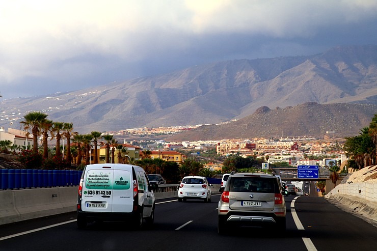 Travelnews.lv ar ekskursiju autobusu apbrauc apkārt Tenerifes salai un izbauda ceļu infrastruktūru Travelnews.lv ar ekskursiju autobusu apbrauc apkārt Tenerifes salai un izbauda ceļu infrastruktūru 309639