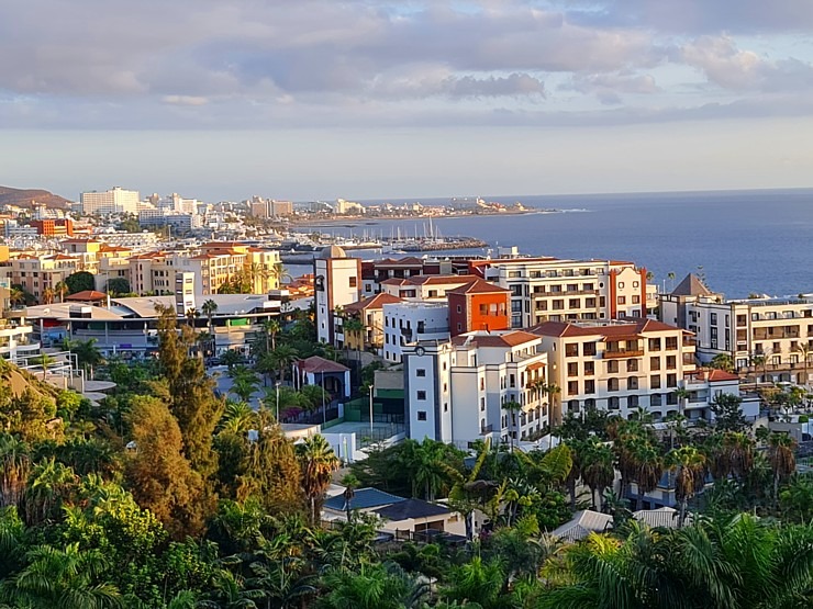 Travelnews.lv ar ekskursiju autobusu apbrauc apkārt Tenerifes salai un izbauda ceļu infrastruktūru Travelnews.lv ar ekskursiju autobusu apbrauc apkārt Tenerifes salai un izbauda ceļu infrastruktūru 309607