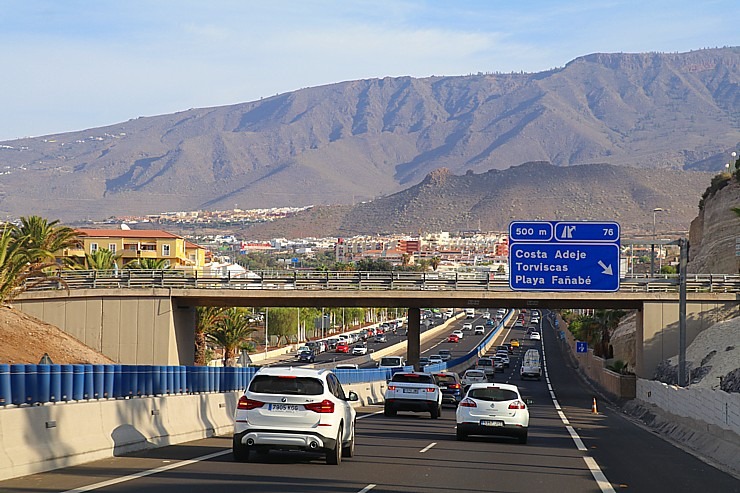Travelnews.lv ar ekskursiju autobusu apbrauc apkārt Tenerifes salai un izbauda ceļu infrastruktūru Travelnews.lv ar ekskursiju autobusu apbrauc apkārt Tenerifes salai un izbauda ceļu infrastruktūru 309608