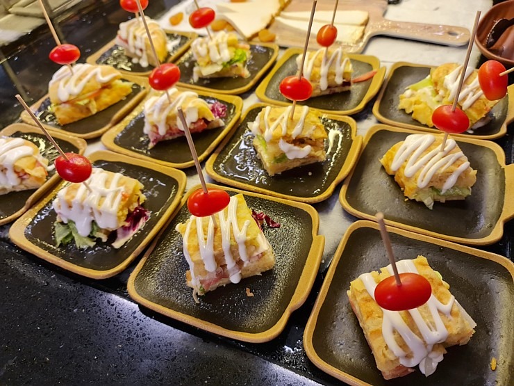 Travelnews.lv iepazīst un vakariņo Tenerifes viesnīcā «Coral Beach Hotel» 309796