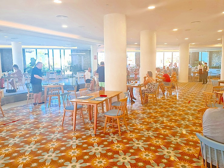 Travelnews.lv izbauda ēdienu Tenerifes viesnīcā «GF Hotel Grand Costa Adeje» 309842