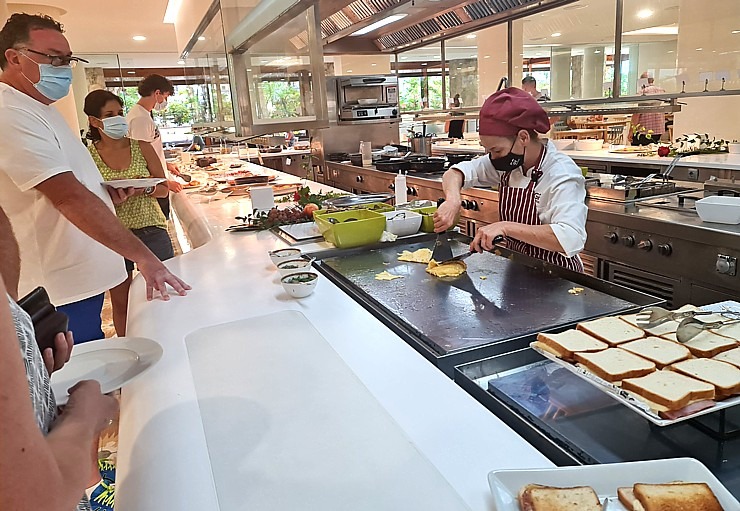 Travelnews.lv izbauda ēdienu Tenerifes viesnīcā «GF Hotel Grand Costa Adeje» 309846