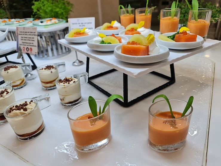 Travelnews.lv izbauda vakariņas luksus viesnīcas «GF Victoria Hotel» restorānā 309909