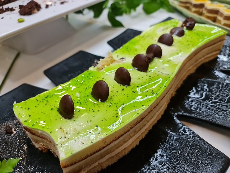 Travelnews.lv izbauda vakariņas luksus viesnīcas «GF Victoria Hotel» restorānā 309924