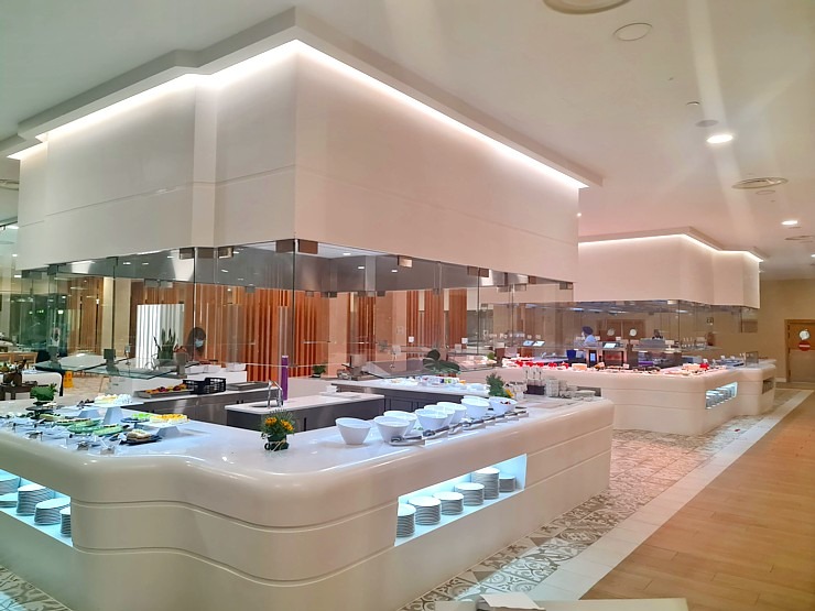 Travelnews.lv izbauda vakariņas luksus viesnīcas «GF Victoria Hotel» restorānā 309890