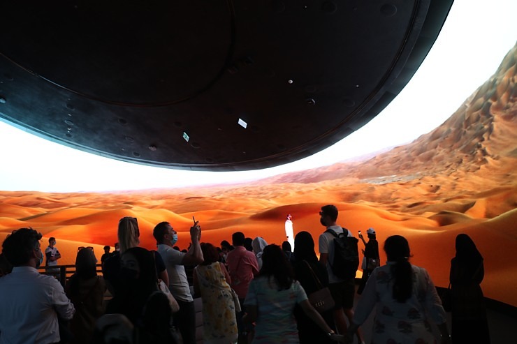 Travelnews.lv izstādē «Expo 2020 Dubai» apmeklē labi apmeklēto Saūda Arābijas paviljonu 311118