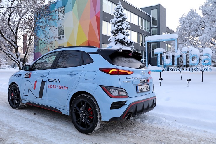 Travelnews.lv sadarbībā ar «Autohalle» ceļo ar 280 zirgspēku jaudīgo «Hyundai Kona N» 311877