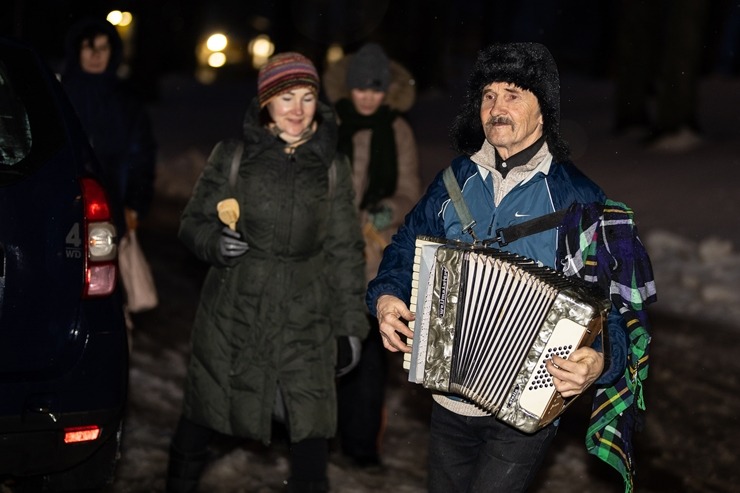 Lielvārdes kultūras centrs un folkloras kopa «Josta» krāšņi atzīmē Meteņdienu. Foto: Raimonds Volonts Lielvārdes kultūras centrs un folkloras kopa «Josta» krāšņi atzīmē Meteņdienu. Foto: Raimonds Volonts 313990