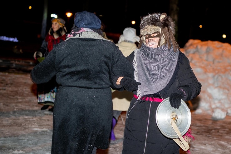 Lielvārdes kultūras centrs un folkloras kopa «Josta» krāšņi atzīmē Meteņdienu. Foto: Raimonds Volonts Lielvārdes kultūras centrs un folkloras kopa «Josta» krāšņi atzīmē Meteņdienu. Foto: Raimonds Volonts 314000
