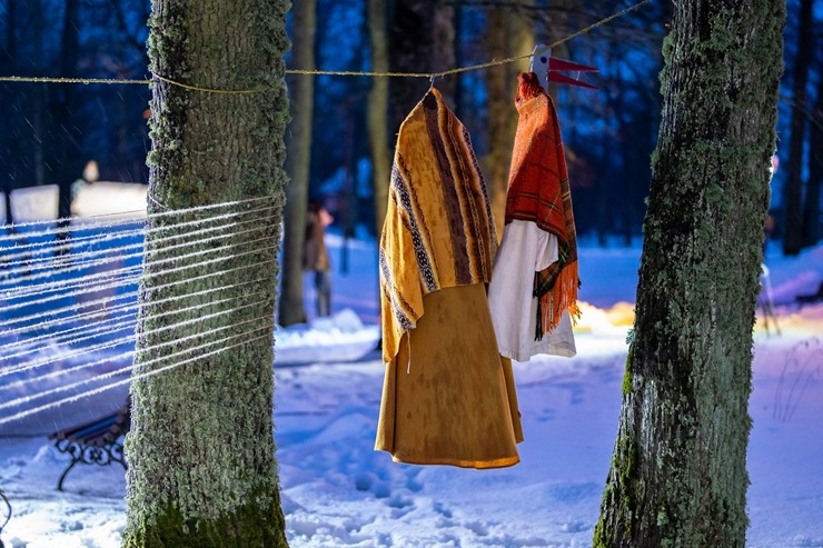 Lielvārdes kultūras centrs un folkloras kopa «Josta» krāšņi atzīmē Meteņdienu. Foto: Raimonds Volonts Lielvārdes kultūras centrs un folkloras kopa «Josta» krāšņi atzīmē Meteņdienu. Foto: Raimonds Volonts 313981