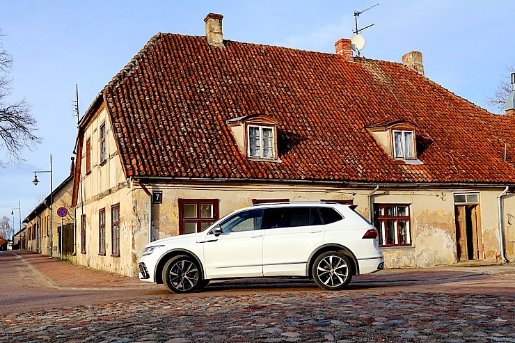 Ceļojam ar septiņvietīgo «VW Tiguan Allspace R-Line» uz Kuldīgas viesnīcu «Boutique Hotel Virkas Muiža» Ceļojam ar septiņvietīgo «VW Tiguan Allspace R-Line» uz Kuldīgas viesnīcu «Boutique Hotel Virkas Muiža» 314221