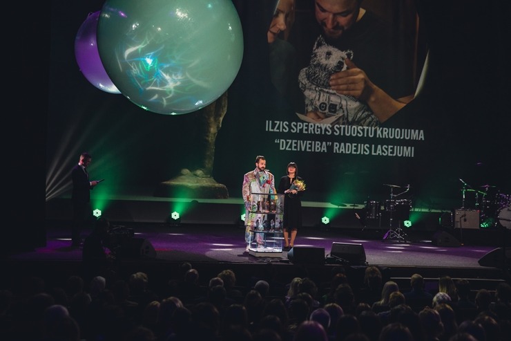 Latgaliešu kultūras gada balva «Boņuks 2021» tiek pasniegta Latgales vēstniecībā «GORS». Foto: Dagnija Bernāne Latgaliešu kultūras gada balva «Boņuks 2021» tiek pasniegta Latgales vēstniecībā «GORS». Foto: Dagnija Bernāne 314621