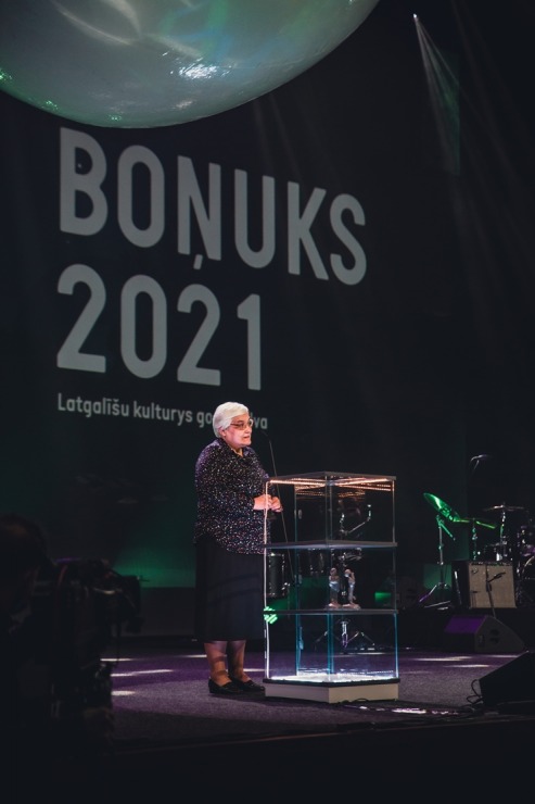 Latgaliešu kultūras gada balva «Boņuks 2021» tiek pasniegta Latgales vēstniecībā «GORS». Foto: Dagnija Bernāne Latgaliešu kultūras gada balva «Boņuks 2021» tiek pasniegta Latgales vēstniecībā «GORS». Foto: Dagnija Bernāne 314642