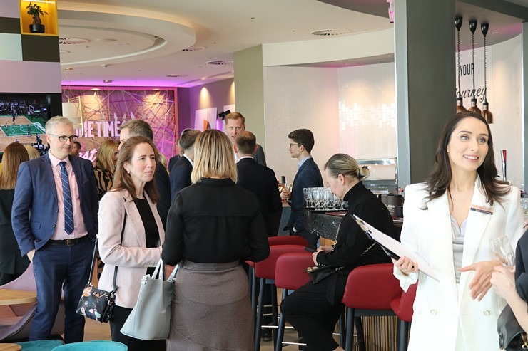 Lidostas «Rīga» tuvumā oficiāli atklāj jaunu 3 zvaigžņu viesnīcu «Hampton by Hilton Riga Airport» Lidostas «Rīga» tuvumā oficiāli atklāj jaunu 3 zvaigžņu viesnīcu «Hampton by Hilton Riga Airport» 315968