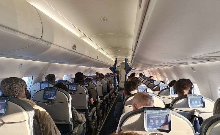 Travelnews.lv veiksmīgi lido ar «airBaltic» uz Madridi, bet spāņu lidsabiedrība «Air Europa» pazaudē bagāžu ceļā no Madrides uz Maļorku Travelnews.lv veiksmīgi lido ar «airBaltic» uz Madridi, bet spāņu lidsabiedrība «Air Europa» pazaudē bagāžu ceļā no Madrides uz Maļorku 316181