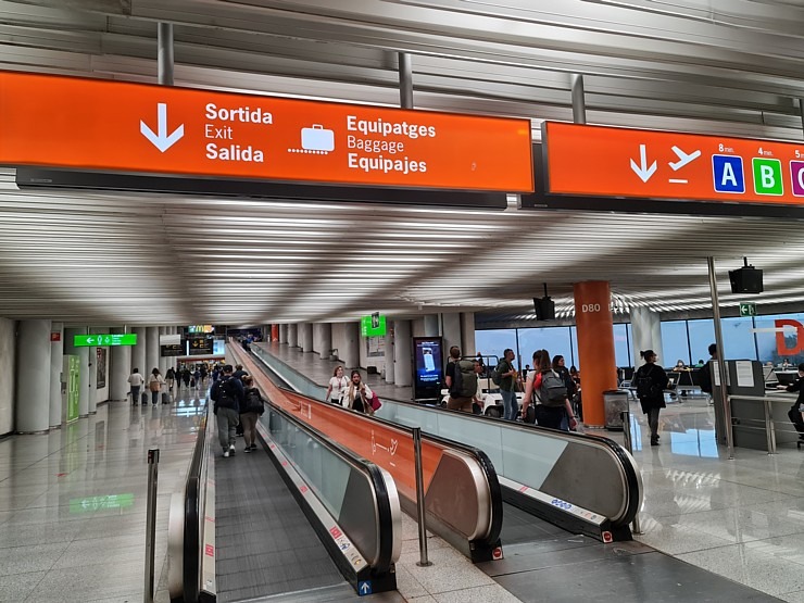 Travelnews.lv veiksmīgi lido ar «airBaltic» uz Madridi, bet spāņu lidsabiedrība «Air Europa» pazaudē bagāžu ceļā no Madrides uz Maļorku Travelnews.lv veiksmīgi lido ar «airBaltic» uz Madridi, bet spāņu lidsabiedrība «Air Europa» pazaudē bagāžu ceļā no Madrides uz Maļorku 316185