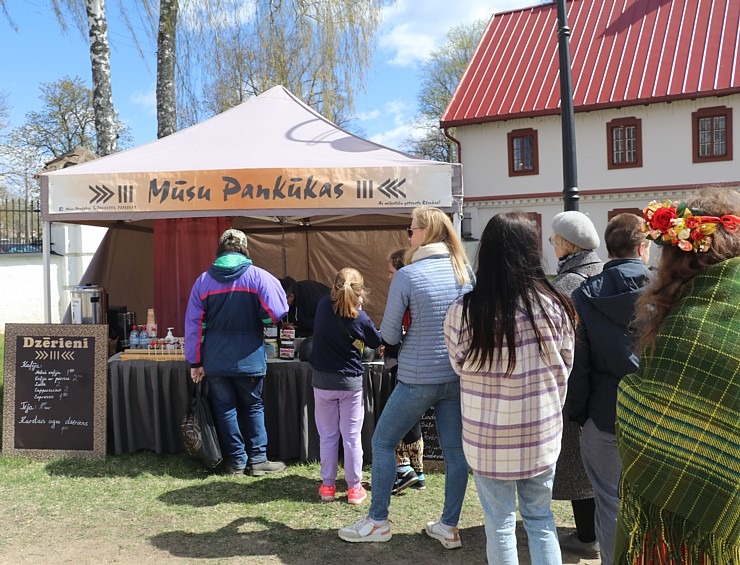 Krāslavas grāfu Plāteru pils kompleksā notiek praktisko mākslu festivāls «Pārvērtības» 316257
