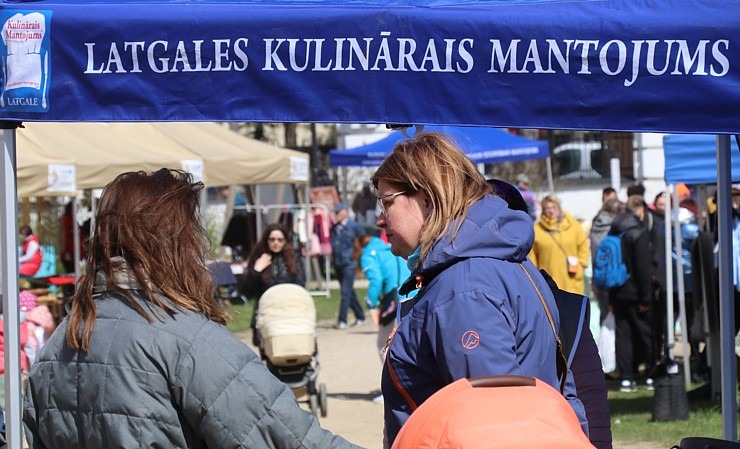 Krāslavas grāfu Plāteru pils kompleksā notiek praktisko mākslu festivāls «Pārvērtības» 316259