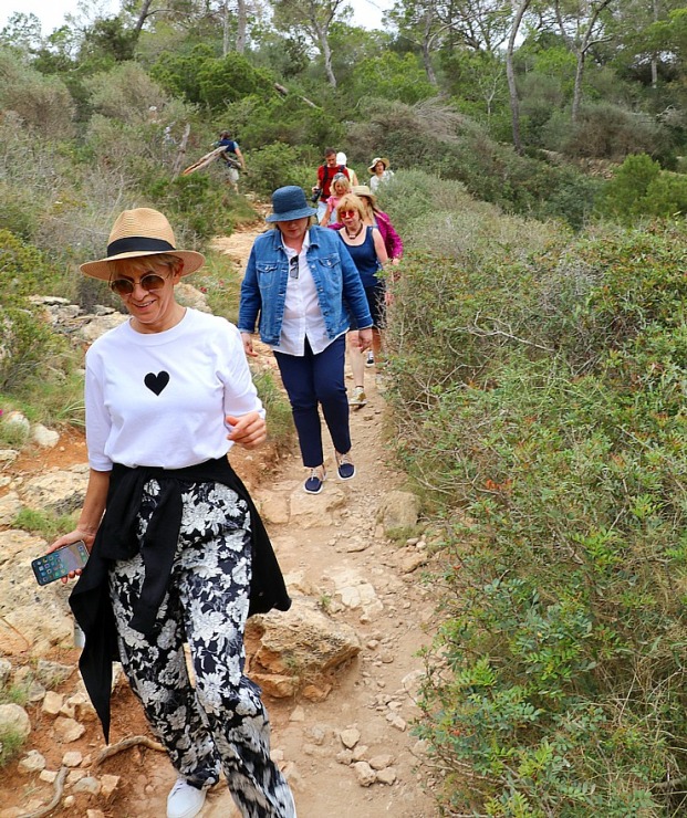 Klinšu ieskautā «Calo des Moro» pludmale salas dienvidos tiek uzskatīta par skaistāko Maļorkā. Sadarbībā ar Latvijas tūrisma firmu Atlantic Travel Klinšu ieskautā «Calo des Moro» pludmale salas dienvidos tiek uzskatīta par skaistāko Maļorkā. Sadarbībā ar Latvijas tūrisma firmu Atlantic Travel 317357