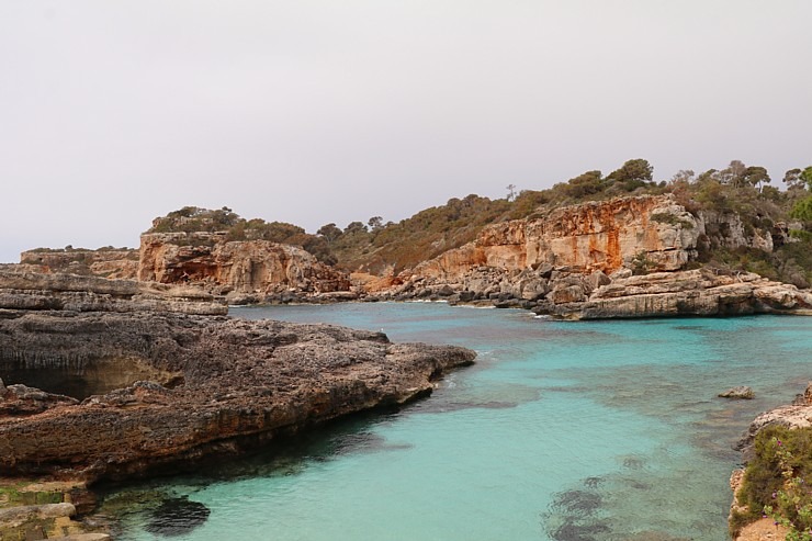 Klinšu ieskautā «Calo des Moro» pludmale salas dienvidos tiek uzskatīta par skaistāko Maļorkā. Sadarbībā ar Latvijas tūrisma firmu Atlantic Travel Klinšu ieskautā «Calo des Moro» pludmale salas dienvidos tiek uzskatīta par skaistāko Maļorkā. Sadarbībā ar Latvijas tūrisma firmu Atlantic Travel 317398