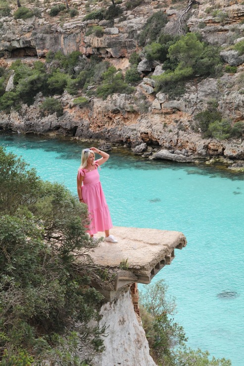 Travelnews.lv apmeklē klinšu ieskautu pludmali «Cala Pi» ar bīstamu skatu laukumu. Sadarbībā ar Latvijas tūrisma firmu Atlantic Travel Travelnews.lv apmeklē klinšu ieskautu pludmali «Cala Pi» ar bīstamu skatu laukumu. Sadarbībā ar Latvijas tūrisma firmu Atlantic Travel 317506