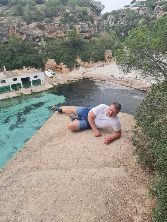 Travelnews.lv apmeklē klinšu ieskautu pludmali «Cala Pi» ar bīstamu skatu laukumu. Sadarbībā ar Latvijas tūrisma firmu Atlantic Travel Travelnews.lv apmeklē klinšu ieskautu pludmali «Cala Pi» ar bīstamu skatu laukumu. Sadarbībā ar Latvijas tūrisma firmu Atlantic Travel 317512