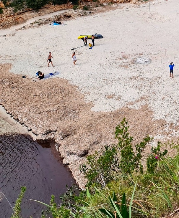 Travelnews.lv apmeklē klinšu ieskautu pludmali «Cala Pi» ar bīstamu skatu laukumu. Sadarbībā ar Latvijas tūrisma firmu Atlantic Travel Travelnews.lv apmeklē klinšu ieskautu pludmali «Cala Pi» ar bīstamu skatu laukumu. Sadarbībā ar Latvijas tūrisma firmu Atlantic Travel 317523