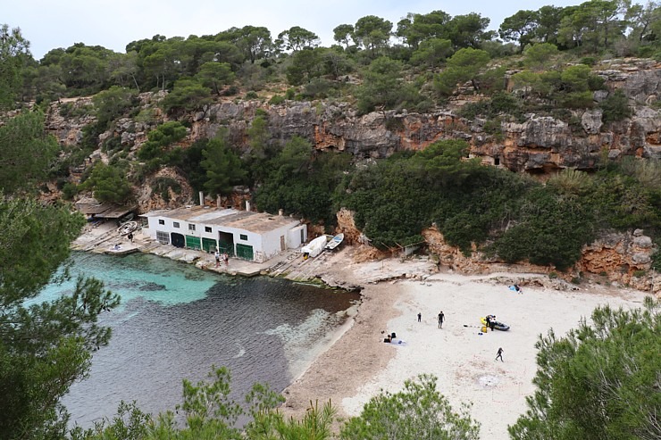 Travelnews.lv apmeklē klinšu ieskautu pludmali «Cala Pi» ar bīstamu skatu laukumu. Sadarbībā ar Latvijas tūrisma firmu Atlantic Travel Travelnews.lv apmeklē klinšu ieskautu pludmali «Cala Pi» ar bīstamu skatu laukumu. Sadarbībā ar Latvijas tūrisma firmu Atlantic Travel 317500