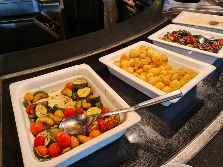 Travelnews.lv bagātīgi pusdieno Maļorkas 4 zvaigžņu viesnīcā «Blau Colonia Sant Jordi Resort & Spa». Sadarbībā ar Latvijas tūrisma firmu «Atlantic Tra Travelnews.lv bagātīgi pusdieno Maļorkas 4 zvaigžņu viesnīcā «Blau Colonia Sant Jordi Resort & Spa». Sadarbībā ar Latvijas tūrisma firmu «Atlantic Tra 317606