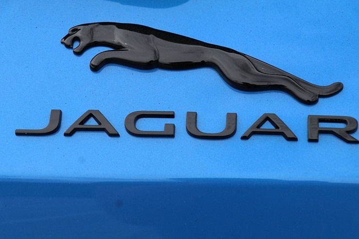 Travelnews.lv ar jaudīgiem vāģiem «Jaguar F-Pace SVR» un «Jaguar F-Type» dodas Biķernieku trasē 317968