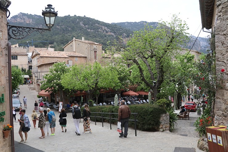 Maļorkas pilsēta Valldemossa ir UNESCO Pasaules mantojuma vieta. Sadarbībā ar Latvijas tūrisma firmu «Atlantic Travel» Maļorkas pilsēta Valldemossa ir UNESCO Pasaules mantojuma vieta. Sadarbībā ar Latvijas tūrisma firmu «Atlantic Travel» 318232