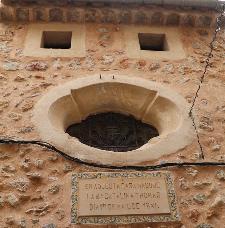 Maļorkas pilsēta Valldemossa ir UNESCO Pasaules mantojuma vieta. Sadarbībā ar Latvijas tūrisma firmu «Atlantic Travel» Maļorkas pilsēta Valldemossa ir UNESCO Pasaules mantojuma vieta. Sadarbībā ar Latvijas tūrisma firmu «Atlantic Travel» 318252
