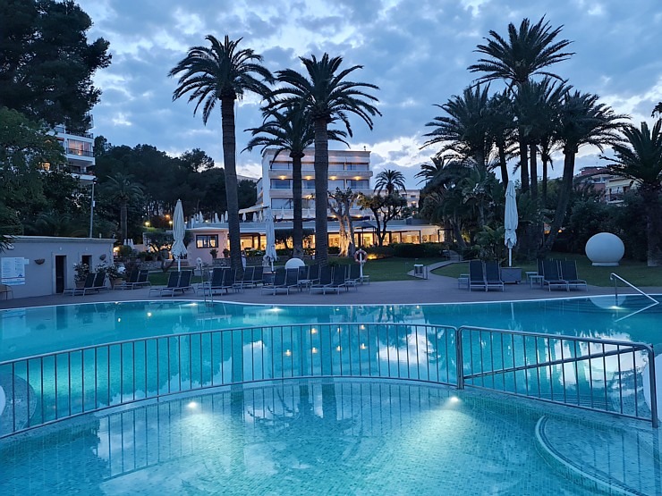 Travelnews.lv iepazīst un nakšņo Maļorkas viesnīcā «Hotel Son Caliu Spa Oasis» galvaspilsētas tuvumā. Sadarbībā ar Latvijas tūrisma firmu «Atlantic Tr Travelnews.lv iepazīst un nakšņo Maļorkas viesnīcā «Hotel Son Caliu Spa Oasis» galvaspilsētas tuvumā. Sadarbībā ar Latvijas tūrisma firmu «Atlantic Tr 318419