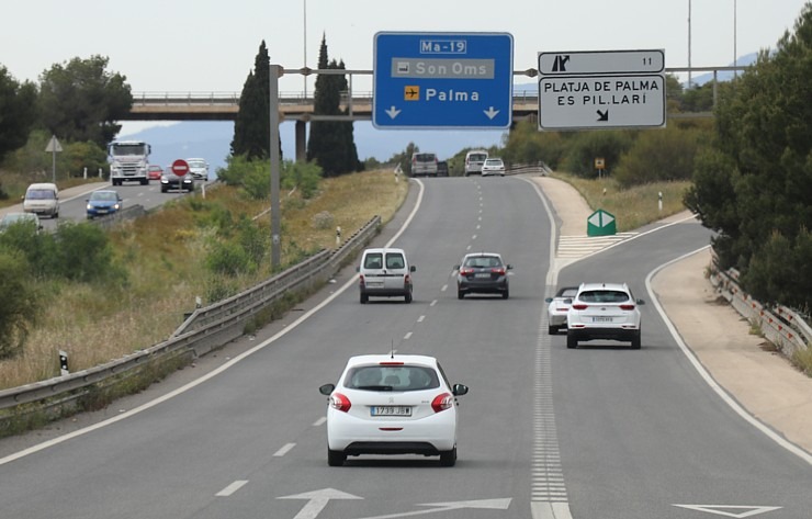 Travelnews.lv iepazīst Maļorkas ceļu satiksmes zīmes no autotūrista skatupunkta. Sadarbībā ar Latvijas tūrisma firmu «Atlantic Travel» Travelnews.lv iepazīst Maļorkas ceļu satiksmes zīmes no autotūrista skatupunkta. Sadarbībā ar Latvijas tūrisma firmu «Atlantic Travel» 318573