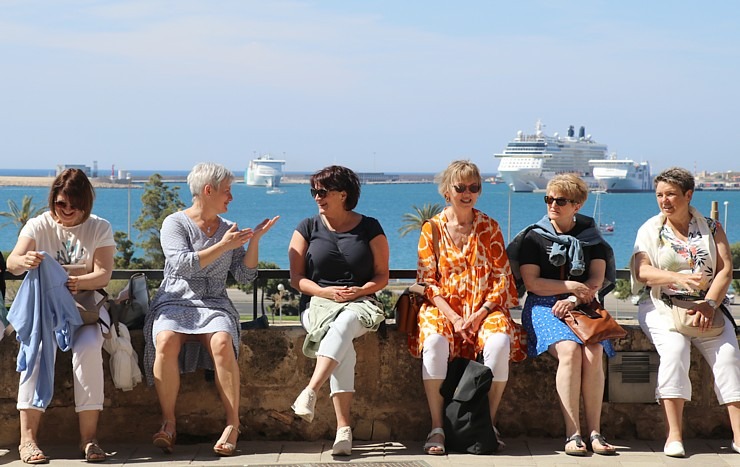 Travelnews.lv iepazīst Maļorkas galvaspilsētas Palmas arhitektūru, kafejnīcas un pilsētas dzīvi. Sadarbībā ar Latvijas tūrisma firmu «Atlantic Travel» Travelnews.lv iepazīst Maļorkas galvaspilsētas Palmas arhitektūru, kafejnīcas un pilsētas dzīvi. Sadarbībā ar Latvijas tūrisma firmu «Atlantic Travel» 318747