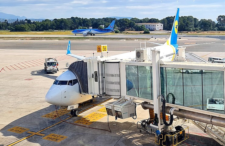 Travelnews.lv lido no Maļorkas uz Rīgu «airBaltic» reisā ar «Ukraine International Airlines». Sadarbībā ar Latvijas tūrisma firmu «Atlantic Travel» Travelnews.lv lido no Maļorkas uz Rīgu «airBaltic» reisā ar «Ukraine International Airlines». Sadarbībā ar Latvijas tūrisma firmu «Atlantic Travel» 318842