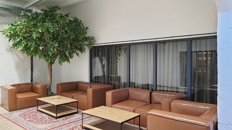 Travelnews.lv sadarbībā ar «Avis Latvija» iepazīst Tallinas konteineru viesnīcu «Hektor Container Hotel» Travelnews.lv sadarbībā ar «Avis Latvija» iepazīst Tallinas konteineru viesnīcu «Hektor Container Hotel» 318875