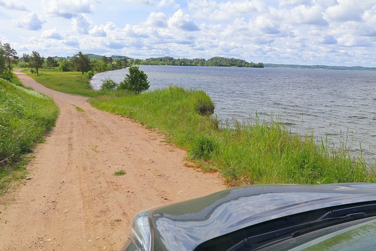 Travelnews.lv ar auto nomas «Avis Latvia» spēkratu apceļo Rāznas ezeru un Ludzu 319232