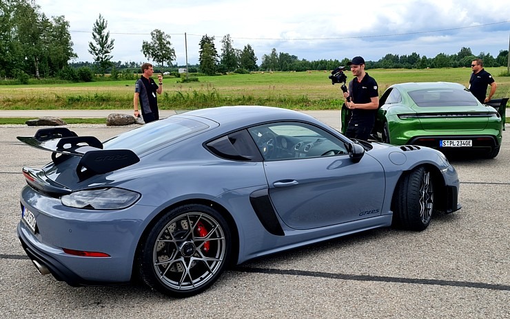 Travelnews.lv izbrauc lielceļu tūri «Porsche World Road Show Latvia 2022» ar jaudīgiem spēkratiem Travelnews.lv izbrauc lielceļu tūri «Porsche World Road Show Latvia 2022» ar jaudīgiem spēkratiem 319810
