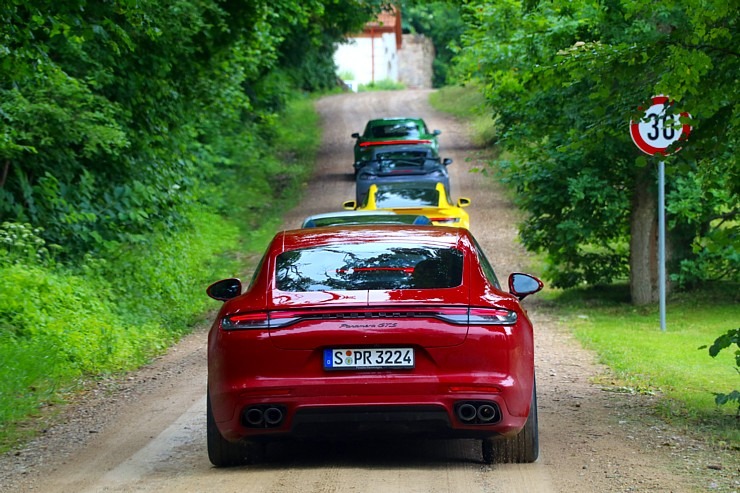 Travelnews.lv izbrauc lielceļu tūri «Porsche World Road Show Latvia 2022» ar jaudīgiem spēkratiem Travelnews.lv izbrauc lielceļu tūri «Porsche World Road Show Latvia 2022» ar jaudīgiem spēkratiem 319834
